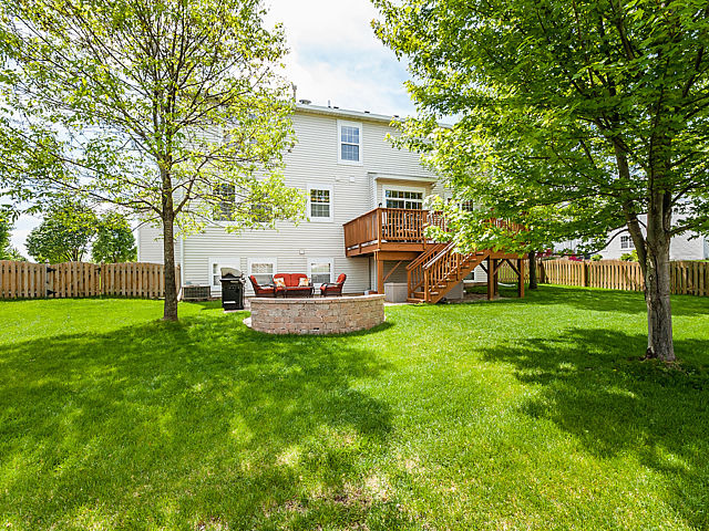 For Sale: 843 Spring Creek Cir Naperville, IL 60565