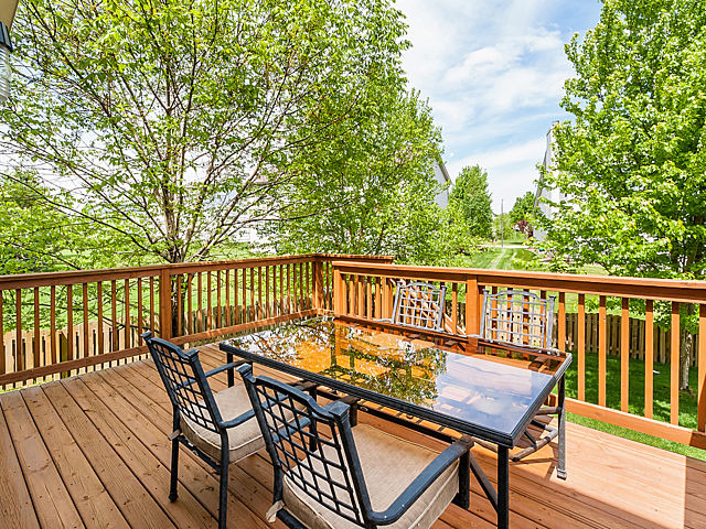 For Sale: 843 Spring Creek Cir Naperville, IL 60565