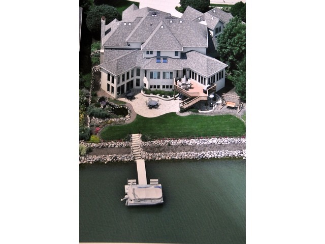 For Sale: 13237 Lakeshore Dr Plainfield, IL 60585