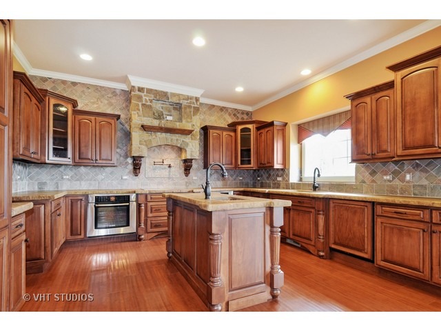 For Sale: 26104 W Stewart Ridge Dr Plainfield, IL 60585