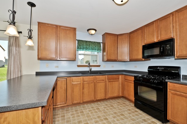 For Sale: 7710 Scarlett Oak Dr Plainfield, IL 60586