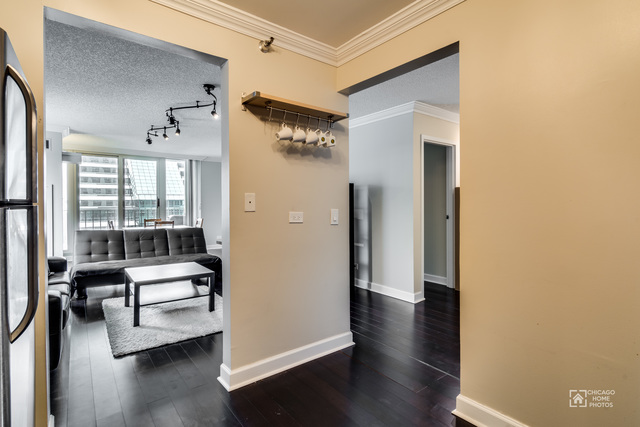 345 N Lasalle St #706