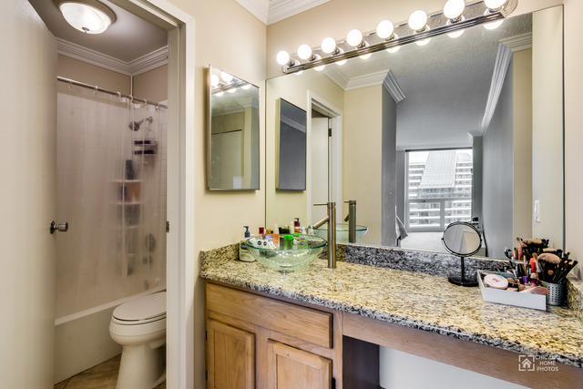 345 N Lasalle St #706