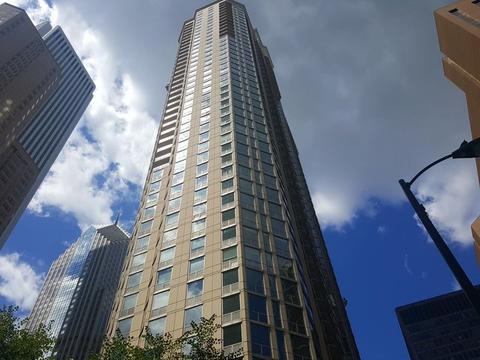 222 N Columbus Dr #2005