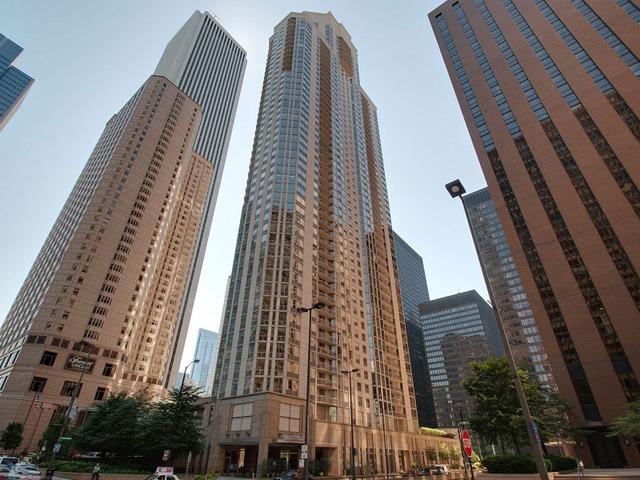 222 N Columbus Dr #4006