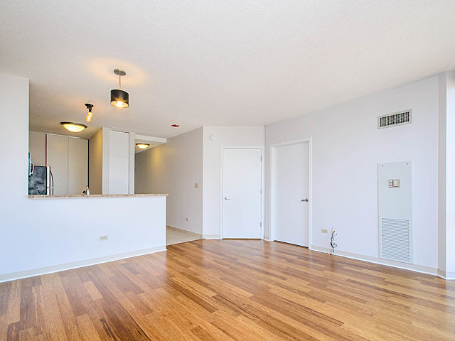 222 N Columbus Dr #4006