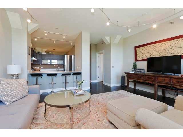 For Sale: 6 N Michigan Ave #APT 502 Chicago, IL 60602