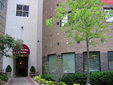 40 E 9th St #1509