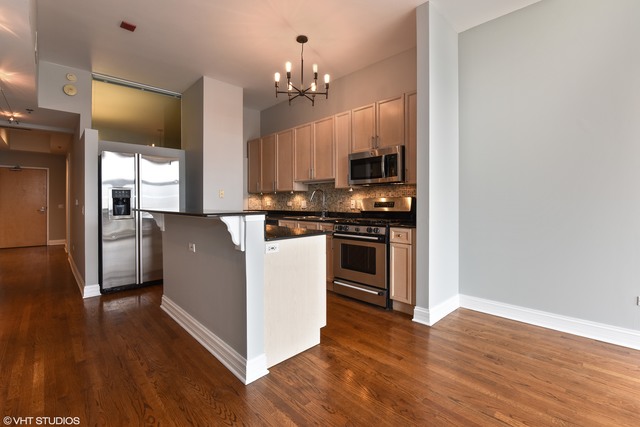 225 S Sangamon St #604