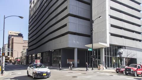 235 W Van Buren St #4122