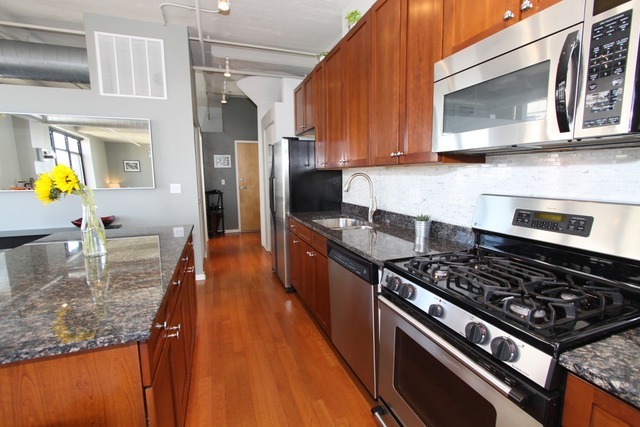 833 W 15th Pl #506
