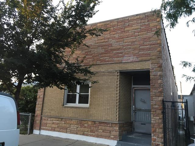 1952 W 22nd Pl