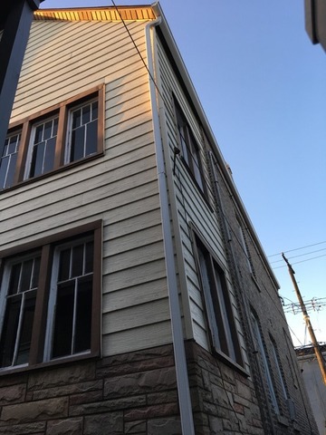 1952 W 22nd Pl