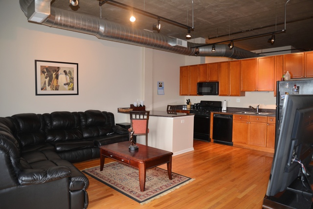 900 N Kingsbury St #980