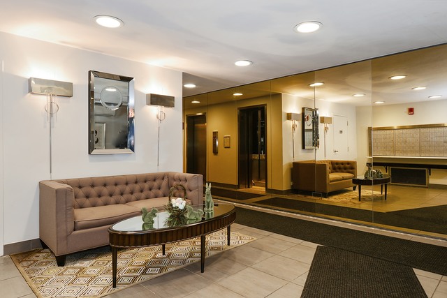 88 W Schiller St #809