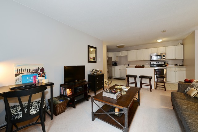 88 W Schiller St #809