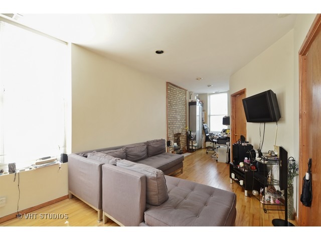 For Sale: 348 W Wendell St #APT 4 Chicago, IL 60610