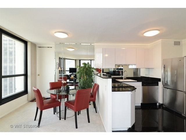 For Sale: 1030 N State St #APT 13E Chicago, IL 60610