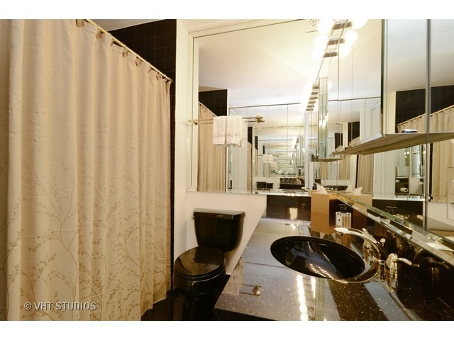 For Sale: 1030 N State St #APT 13E Chicago, IL 60610