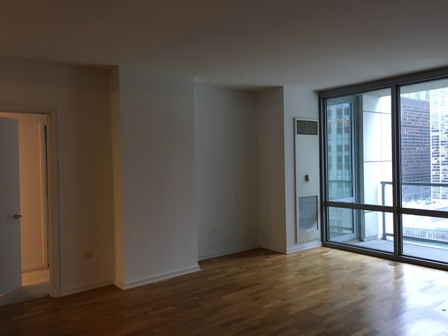 160 E Illinois St #1801