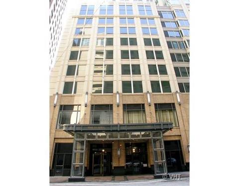 10 E Delaware Pl #9C