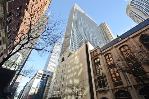 10 E Delaware Pl #9C