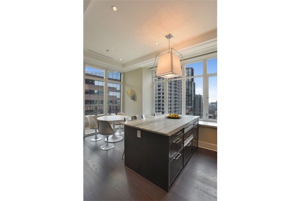 For Sale: 118 E Erie St #31E Chicago, IL 60611