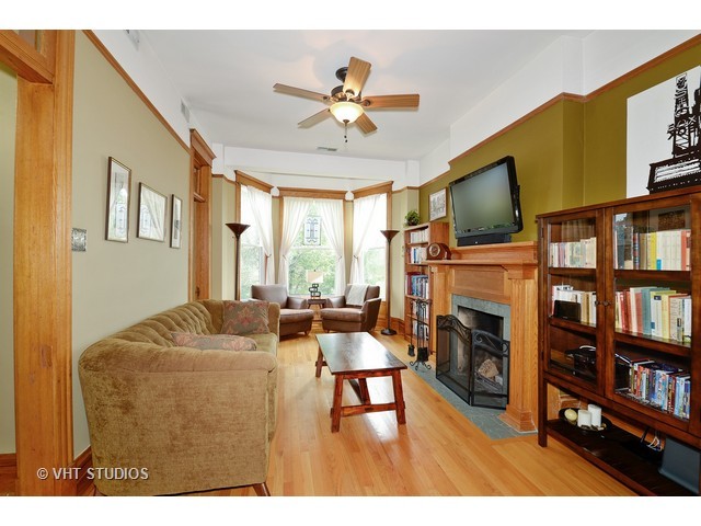 4410 N Hermitage Ave #3E