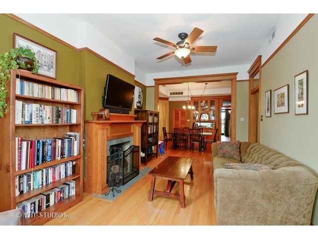 4410 N Hermitage Ave #3E