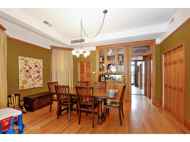 4410 N Hermitage Ave #3E