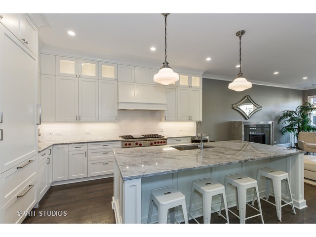 1917 W Warner Ave