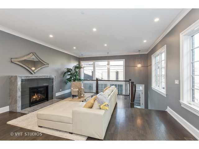 1917 W Warner Ave
