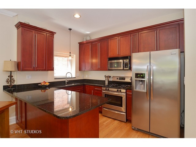 4003 N Greenview Ave #3N