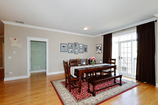 3841 N Southport Ave #4