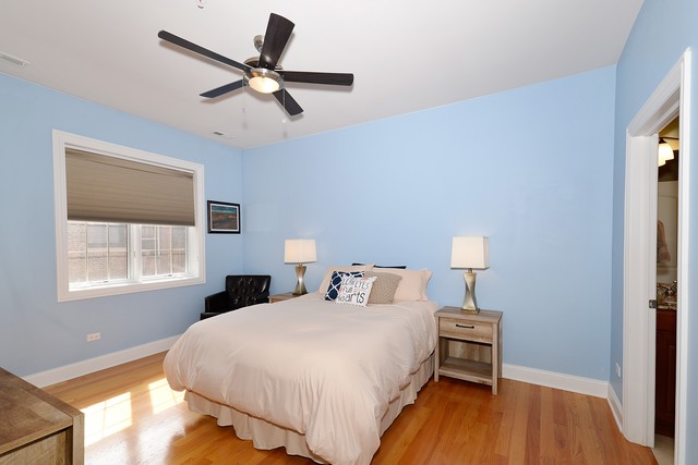 3841 N Southport Ave #4