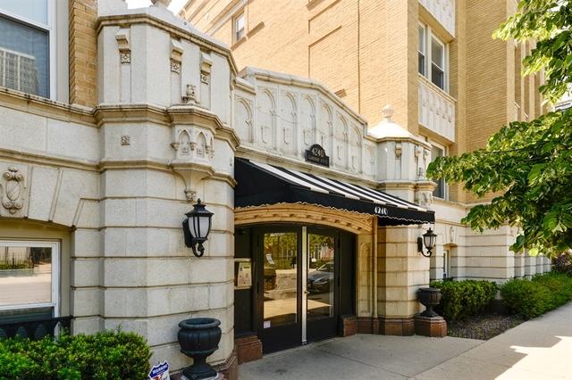 3930 N Pine Grove Ave #3105