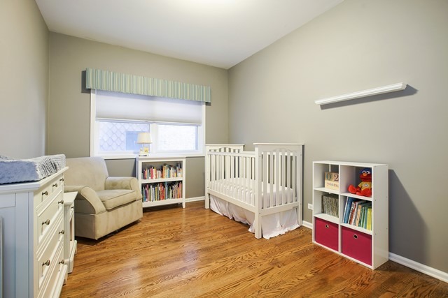 For Sale: 1123 W Grace St #APT 1E Chicago, IL 60613