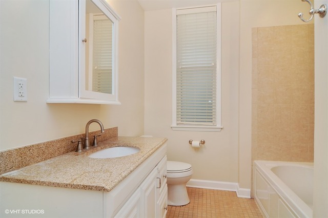 For Sale: 836 W Wrightwood Ave #APT 2 Chicago, IL 60614
