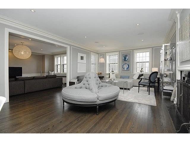For Sale: 399 W Fullerton Pkwy #APT 8W Chicago, IL 60614