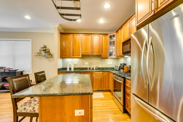For Sale: 2756 N Wolcott Ave #1S Chicago, IL 60614