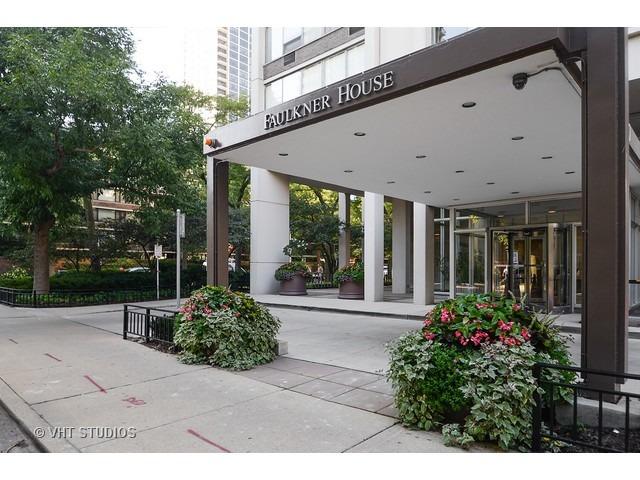 1749 N Wells St #1805