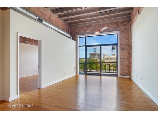 1910 S Indiana Ave #215