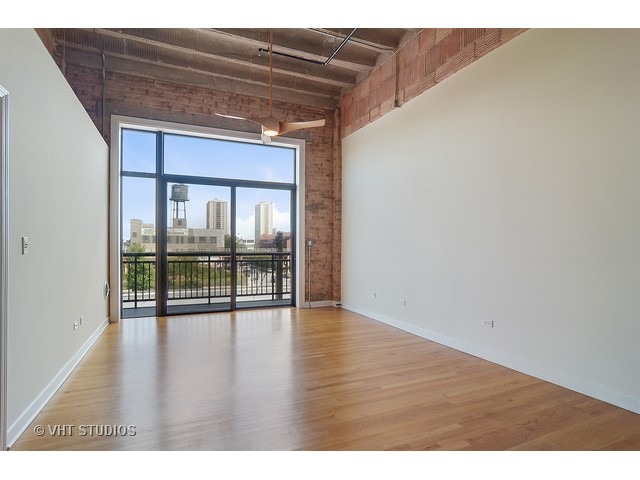 1910 S Indiana Ave #215