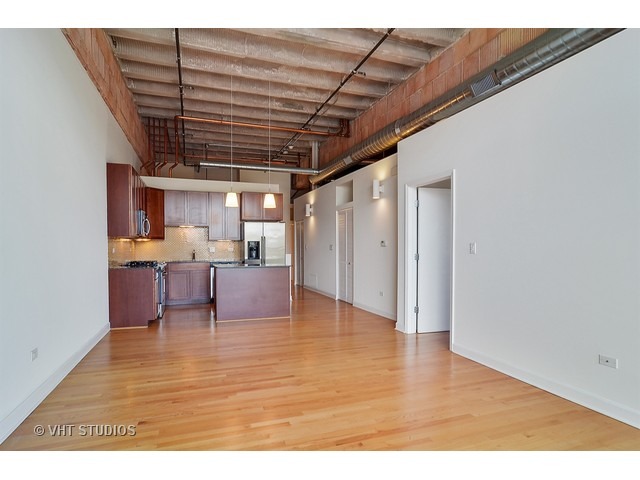 1910 S Indiana Ave #215