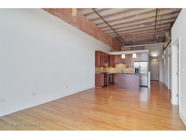 1910 S Indiana Ave #215