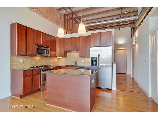 1910 S Indiana Ave #215
