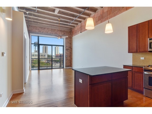 1910 S Indiana Ave #215