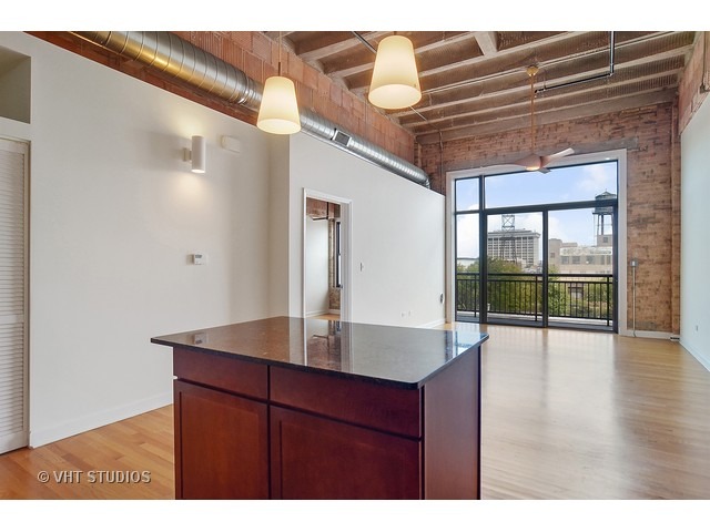 1910 S Indiana Ave #215