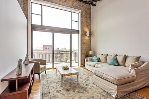 2545 S Dearborn St #302