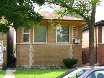 8653 S Saginaw Ave